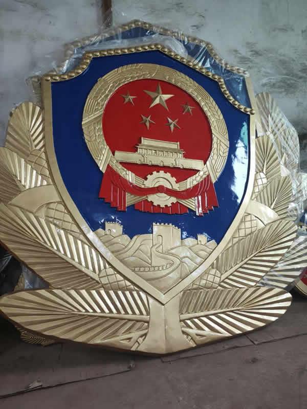 警徽厂家如何应对生产过程中出现的质量问题