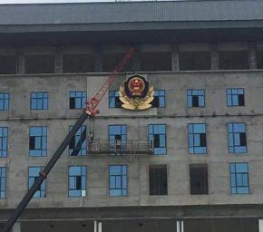 吊车安装作业